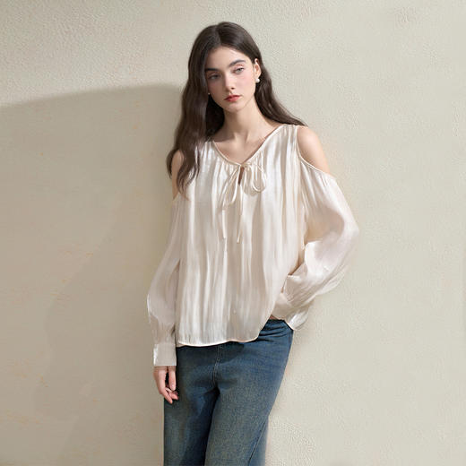 薄雾流光领口绑带蝴蝶结露肩衬衫女秋季法式温柔气质长袖上衣V2851241 商品图0