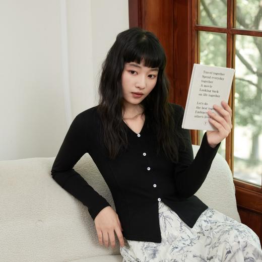 SPLELED 显瘦百搭假开衫 弧型分割线设计，360度修饰身材曲线；内层配有薄绒，秋天可单穿；凸显时尚感 商品图3