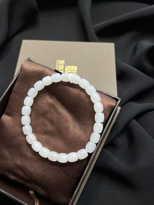 【于田产和田玉95料羊脂白直切手串】规格6mm，出证书，发货1~5天，48小时鉴赏期 商品图2