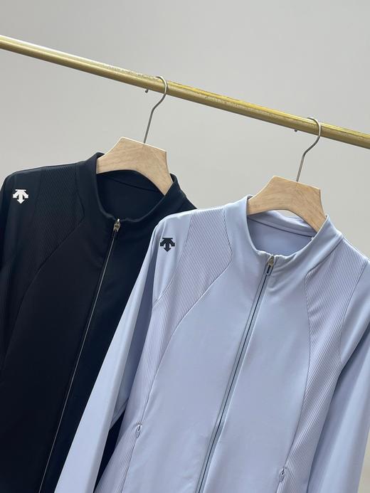 点此购买 迪桑特春秋季女士轻盈修身针织运动夹克 LL  327657 商品图14