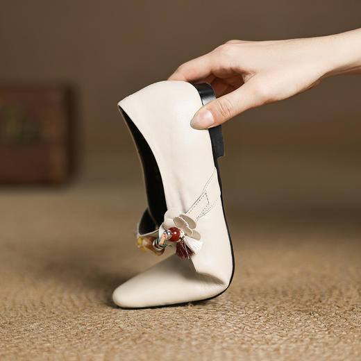 【预售5天】小众设计头层羊皮民族风，玛丽珍粗低跟方头一字扣真皮单鞋HCYYHD&6274 商品图3