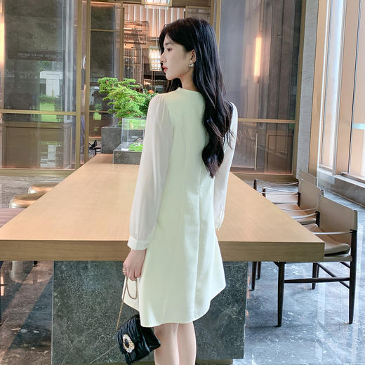 奢姿大码女装2025秋季减龄假口袋V领连衣裙胖妹妹小香风时尚裙子9953857141 商品图3
