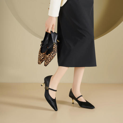 Westory2025年秋季中跟小方头复古玛丽珍牛毛皮拼接通勤休闲浅口单鞋S25CE76441 商品图1