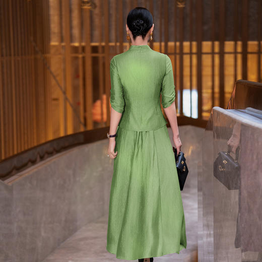 Y492新中式复古套装裙女2025秋季新款气质优雅高级感醋酸半身裙两件套 商品图2