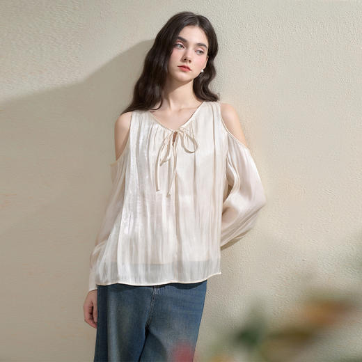 薄雾流光领口绑带蝴蝶结露肩衬衫女秋季法式温柔气质长袖上衣V2851241 商品图3