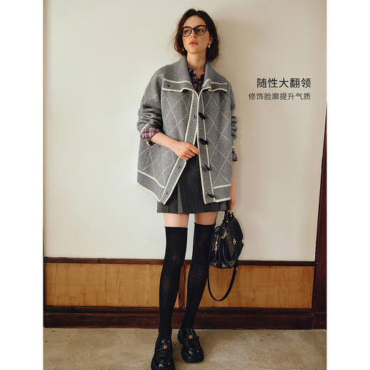 OLrain欧芮儿2025新款女秋季灰色大翻领菱格提花毛针织开衫上衣 商品图0