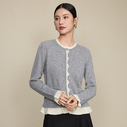 「自」全新升级【铂金会员349/天猫469/差价120】(05533)洛诗琳假两件小香风羊毛衫2025秋季荷叶边拼接圆领针织外套 商品图2