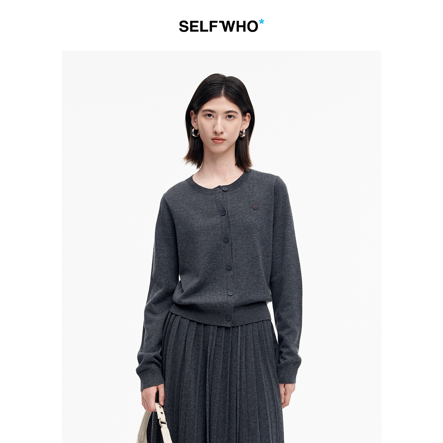 SELFWHO绵羊毛混纺笑脸绣章针织开衫女2025秋季新款保暖圆领上衣