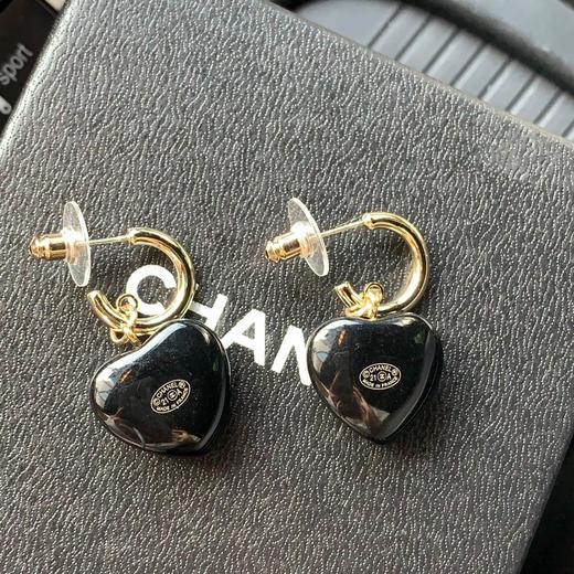 G341 香奈儿双C耳勾吊坠 爱心里包双C镶钻耳环 商品图3