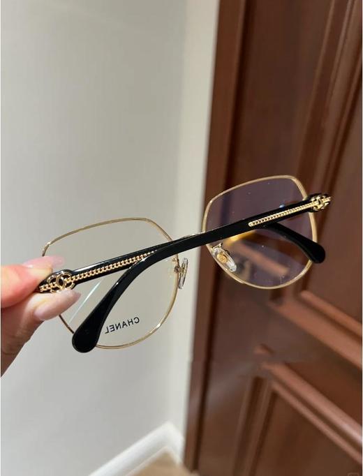 【年前订单 不退不换】香奈儿24新款CH2213金丝眼镜，复古感满满，镜腿经典双C加链条的设计，搭配金丝镜框，复古感直接拉满适配所有脸型~精致猪猪女孩冲！（ZT*DSX） 商品图1