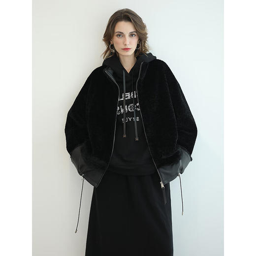 【专属秒杀】COCOBELLA黑色字母印花小个子连帽卫衣女秋新款休闲外套SE619 商品图3