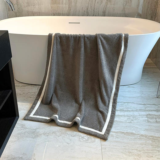官网599！轻奢棉质双面毛圈大号浴巾家用成人加厚加大洗澡巾沙滩巾裹巾 商品图5
