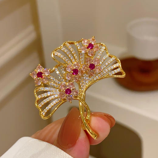 法式复古粉色银杏叶锆石胸针胸花别针扣 商品图1