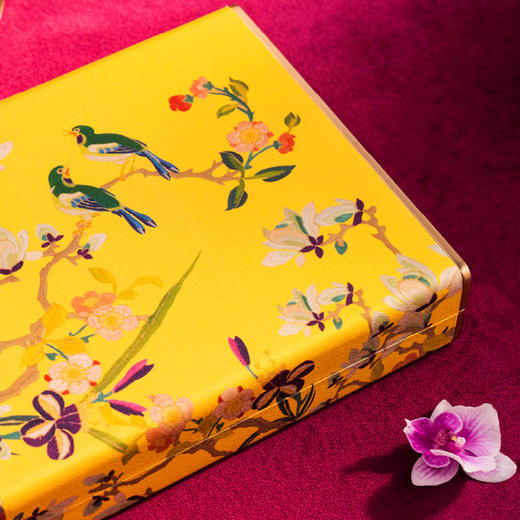 2025朕的心意 芳盒 松龄/叶知秋/雅宸 礼盒 360g  60g*6粒 故宫食品 中秋月饼礼盒 商品图3