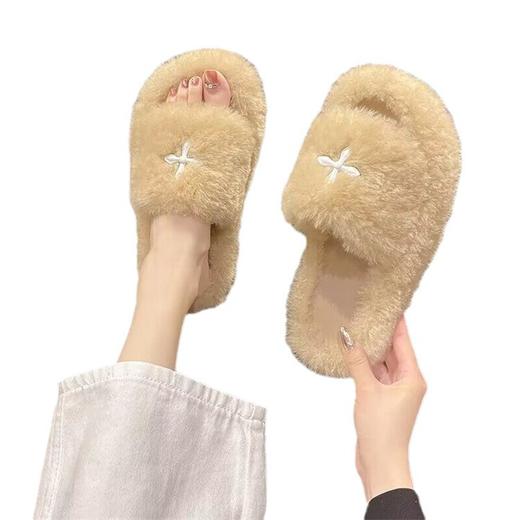 【秋冬新款❗️新款厚底松糕毛毛拖鞋】新款加厚一字毛绒保暖拖鞋，选取舒适材质，松糕厚底防滑，刺绣超火ins潮厚底居家外穿棉拖鞋子L 商品图4