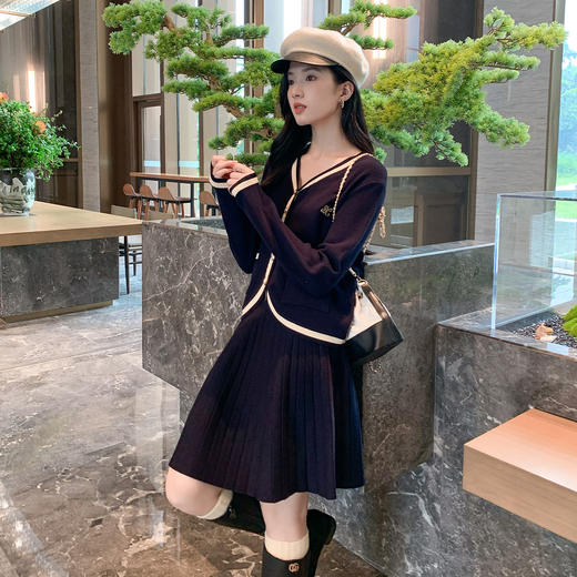 奢姿大码女装2025秋季时尚学院风刺绣针织套装胖妹妹气质两件套9853969898 商品图1