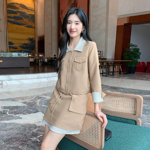 奢姿大码女装2025秋季时尚条纹装饰短外套套装胖妹妹休闲两件套9953935187 商品图2