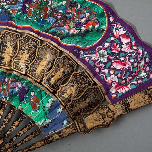 独角鹿西洋古董1850年代中国广东十三行出品人物纹黑漆描金竹扇骨装饰花鸟官邸主题纸本彩绘双扇面折扇 商品图4