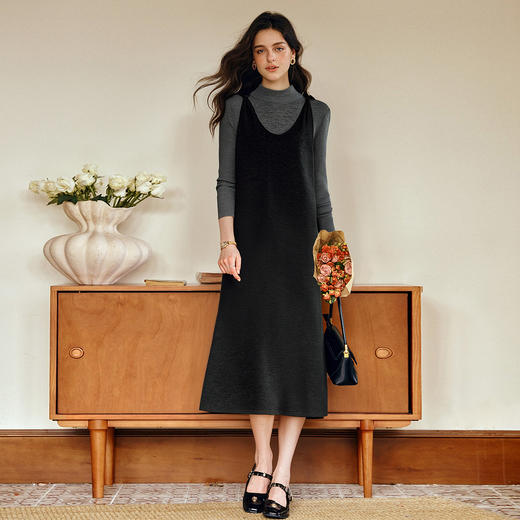 OLrain欧芮儿2025新款女秋季深灰色V领直筒显瘦叠穿无袖连衣裙 商品图2