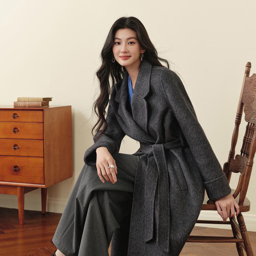 【严选】诗凡黎绵羊毛翻领双排扣毛呢外套2025秋新款赫本风长款双面呢大衣7G8470301 商品图0