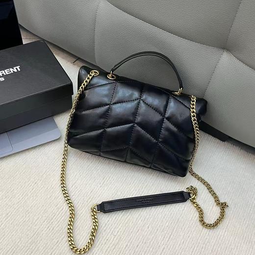 【Y*L大牌puffer黑金云朵包】完美融合了云朵般的奢柔触感、超越尺寸的实用容量、以及标志性的摩登设计-YOEO 商品图4