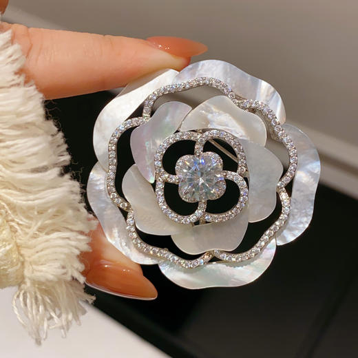 气质晚宴胸花贝母山茶花玫瑰花胸针 商品图1