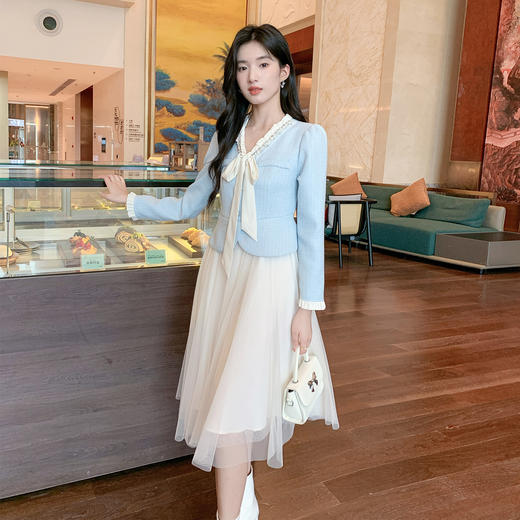 奢姿大码女装2025秋季时尚V领褶皱设计连衣裙胖妹妹气质拼接裙子9953853590 商品图0