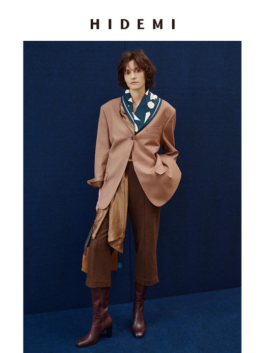 HIDEMI 进口极细精纺羊毛定染高级豆沙裸灰粉色纯醋酸丝巾多穿式廓形西装外套 商品图1