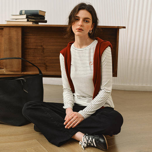 OLrain欧芮儿2025新款女秋季休闲慵懒条纹修身圆领长袖打底T恤 商品图0