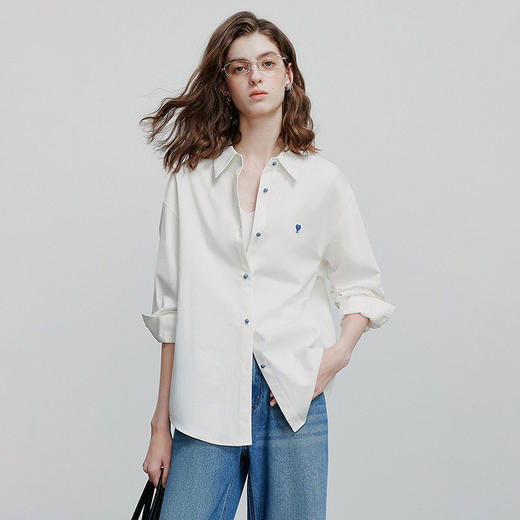 初语爱心刺绣衬衫女上衣简约设计感内搭外套纯棉衬衣 商品图2