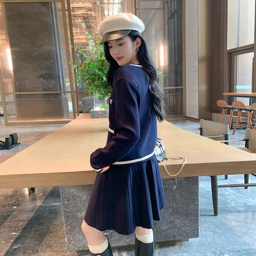 奢姿大码女装2025秋季时尚学院风刺绣针织套装胖妹妹气质两件套9853969898 商品图3