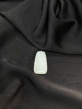 【于田产和田羊脂白无事牌挂件】编号A79710  44*24  20.9克，出证书，发货1~5天，48小时鉴赏期