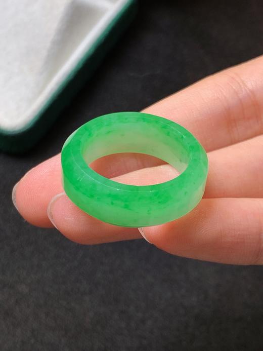 17圈口翡翠指环 商品图4