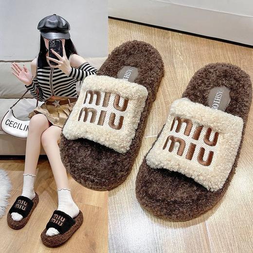 【穿出大长腿❗️厚底毛毛拖鞋女】采用亲肤细腻舒适材质，出行不闷脚，厚底轻盈时尚百搭，秋冬季仿羊羔毛茸茸，网红时尚家居外出棉拖鞋L 商品图3