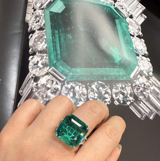 GAONAS 经典臻奢贵气女王绿色方形戒指11475JG 商品图4