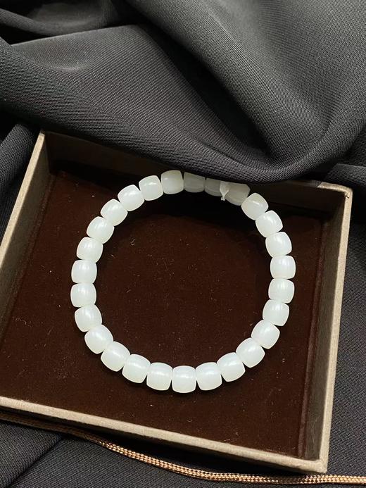 【于田产和田玉95料羊脂白苹果珠手串】规格7mm，出证书，发货1~5天，48小时鉴赏期 商品图4