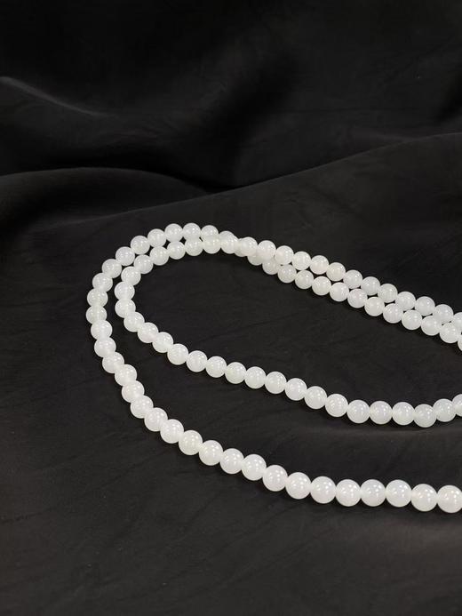 【于田产和田玉95料羊脂白项链】编号HAW25275，规格6mm，34.8克，出证书，发货1~5天，48小时鉴赏期 商品图3