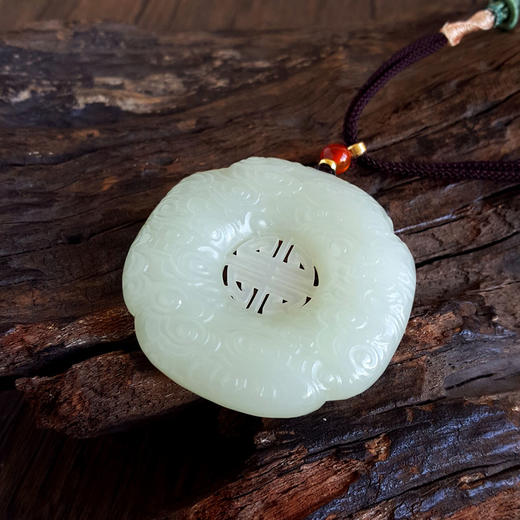 【天然正品】天然青海料细腻福纹平安无事牌和田玉吊坠项链50.4*50.4*10.9MM（皆取最大值）女士现售价：980特价！100825NJM21 商品图3