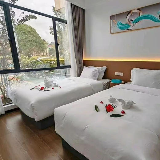 全新开业，奢享5钻【翁源|翁山源温泉城】1788元起享龙泰翁山源亲水泳道别墅3房1厅，含6大3小早餐+无限次温泉/嬉水乐园+麻将任打~享【离尘不离城】的顶奢度假体验~ 商品图2