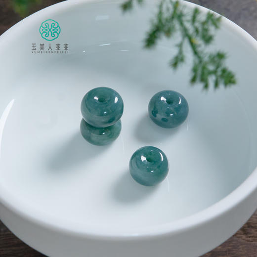 玉美人菲菲~翡翠吊坠-蓝水路路通吊坠配皮绳约16mm 商品图0