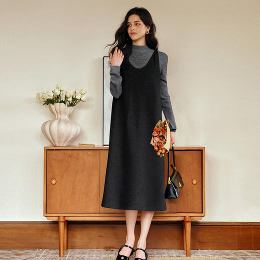 OLrain欧芮儿2025新款女秋季深灰色V领直筒显瘦叠穿无袖连衣裙 商品图0