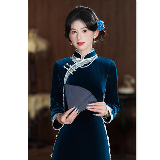 SYK23003老上海复古中国风丝绒花边长款长袖旗袍2025秋新款中老年妈妈旗袍 商品图3