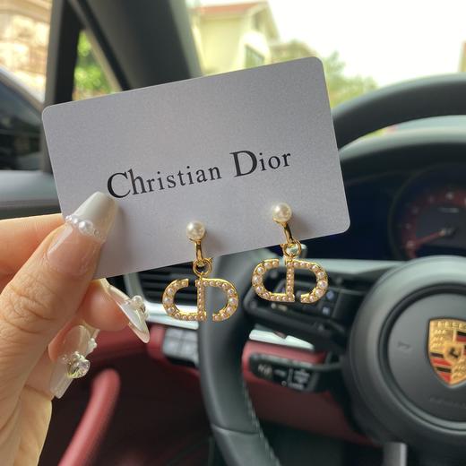 G336 迪AO新品古铜色珍珠字母耳钉 耳夹 商品图3