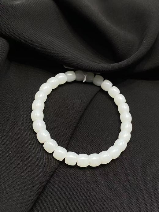 【于田产和田玉95料羊脂白苹果珠手串】规格7mm，出证书，发货1~5天，48小时鉴赏期 商品图3