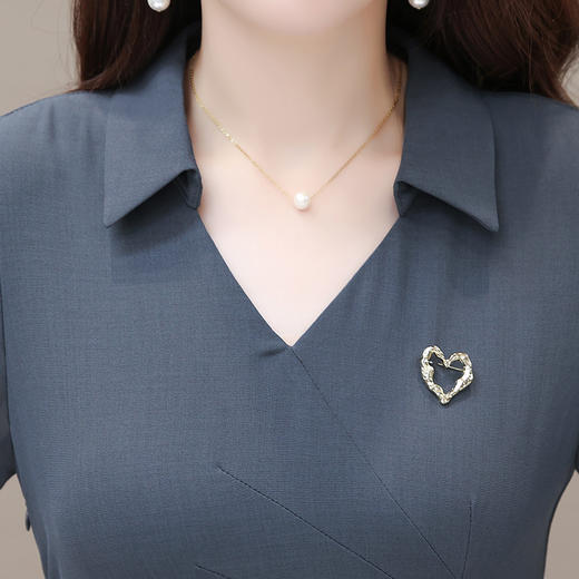 QYM 23015-Y气质优雅纯色连衣裙衬衣领高腰百褶裙 商品图3