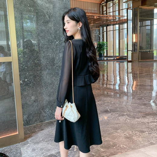 奢姿大码女装2025秋季新款胖妹妹轻奢法式连衣裙优雅方领荷叶边裙9953890564 商品图3