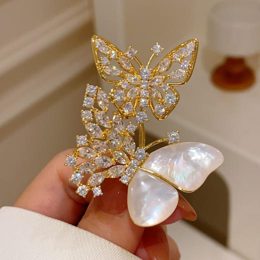 韩版贝母蝴蝶胸针锆石胸花 商品图1