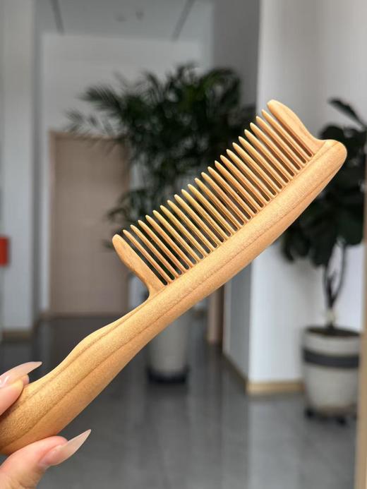《桃木系列-桃木梳》带柄桃木梳/海豚桃木梳：齿体圆润，手感舒适，100%纯桃木质感满满 商品图1
