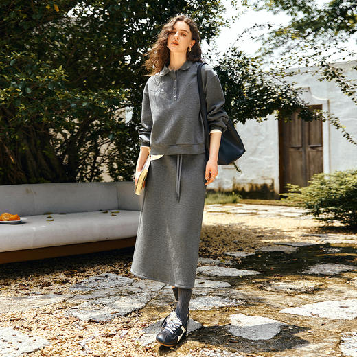 OLrain欧芮儿2025秋季新款女气质格雷系设计感深灰色上衣半裙套装 商品图0