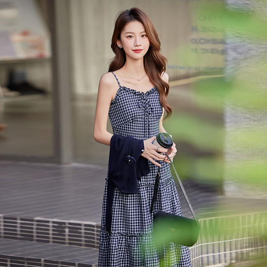 HR ABS25136法式时尚套装显瘦针织衫吊带连衣裙两件套配围巾 商品图3